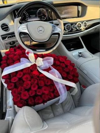 101 crvena ruža u boksu