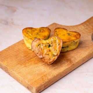 Projice sa sirom i spanaćem 100g