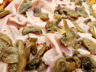 Prosciutto e funghi