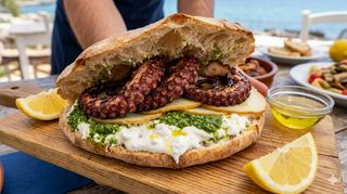 Puccia con polpo arrosto