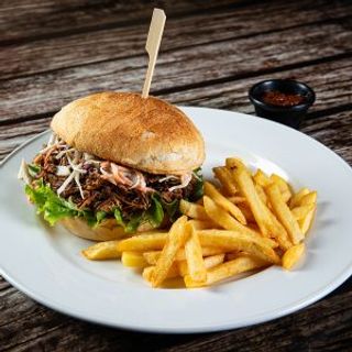 Pulled pork burger