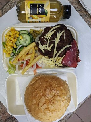 Punjena pljeskavica