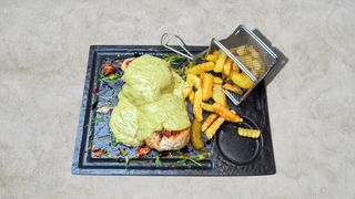 Punjeni ćureći file u pesto sosu