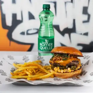 Burger Beertija Rocker, pomfrit, Romerquelle 0.50l