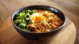 Рамен с курицей (400г)