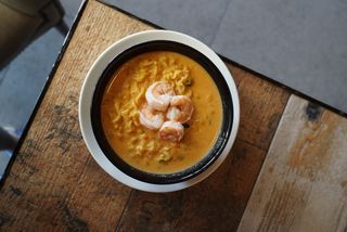 Рамен с креветками (300г)