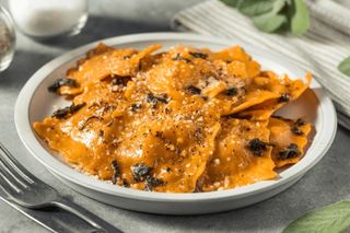 Ravioli di zucca burro e salvia