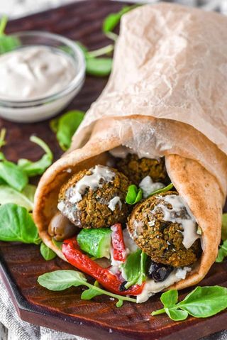 Wrap de Falafel na Tortilha
