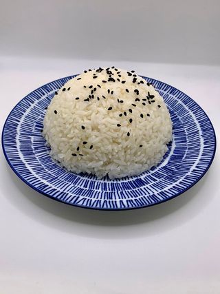 Riso bianco con sesamo nero