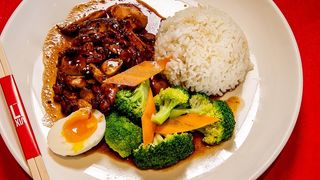 Riso con coscia di pollo