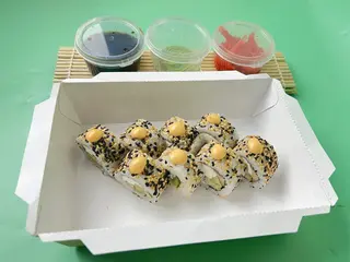 Ролл с копченой курицей (310г)