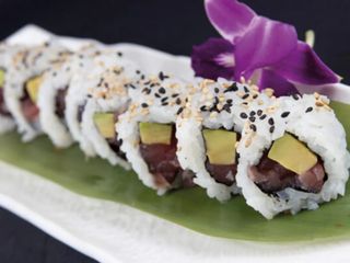 Roll tonno avocado