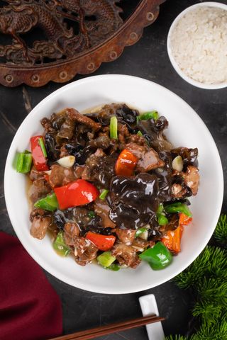 Баранина с черными грибами (350г)