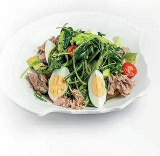 Салат с копчёным тунцом (350г)