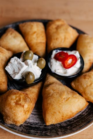 Uštipi sa mladim sirom i mileramom