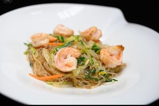 Spaghetti di soia con gamberi