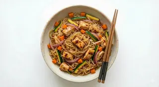 Spaghetti di soia con pollo