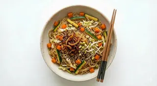 Spaghetti di soia con verdure