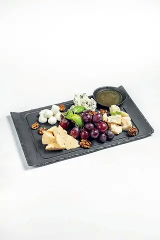 Сырная тарелка (550г)