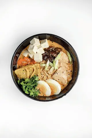 Сырный рамен с курицей (450г)