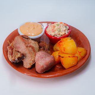 Svinjski sač obrok za celu ekipu