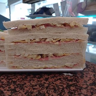 Salame, carciofini, maionese