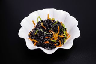Салат из черной фунчозы (250г)