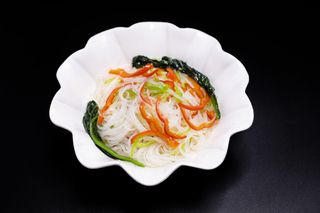 Салат из тонкой белой фунчозы (270г)
