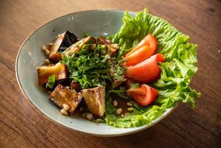 Салаты с хрустящими баклажанами (250г)