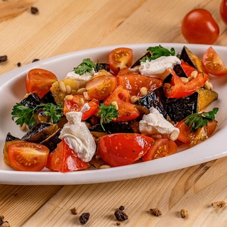 Салат с хрустящими баклажанами (350г)