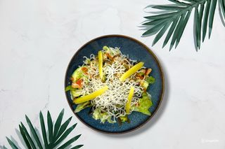 Салат с курицей и брокколи (250г)