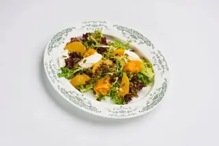 Салат с печеной тыквой апельсином и сливочным сыром (250г)