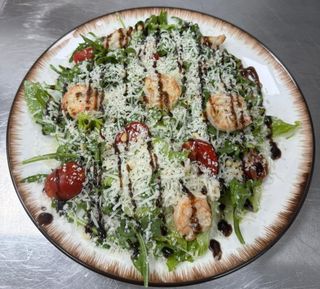 Салат с руколой и креветками (260г)