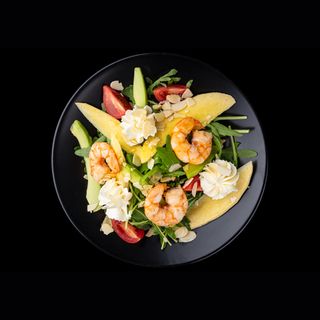 Салат з креветками і манго (170г)