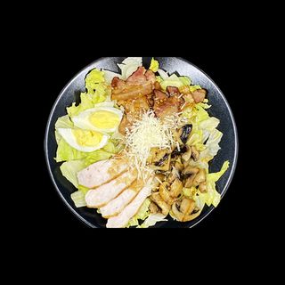 Салат з курчам, смаженими грибами і беконом (245г)