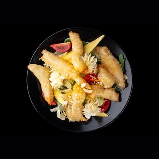 Салат з курчам і манго (200г)