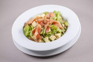 Salata sa lososom i jabukom