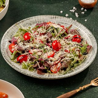 Зеленый салат с пармиджано/ Salată Verde Parmigiano