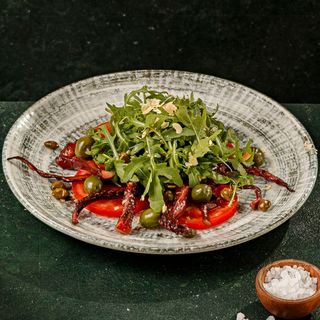 Салат с кальмаром/ Salată cu Calamar