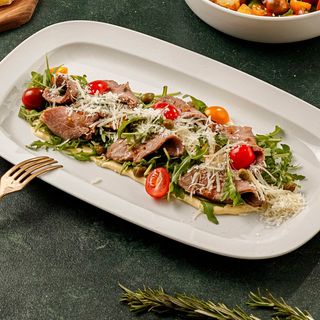 Салат с говядиной/ Salată cu Vită