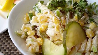 Salata sa testeninom