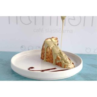 San Sebastian sa pistacija prelivom