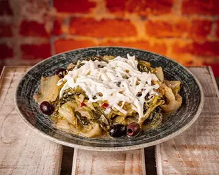 Scarola ripassata e stracciatella