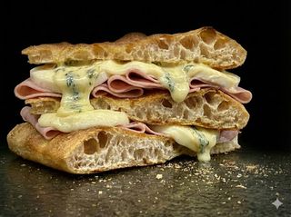 Schiacciata prosciutto cotto, mozzarella, gorgonzola