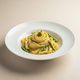 Scialatielli con crema di limone e punte di asparagi