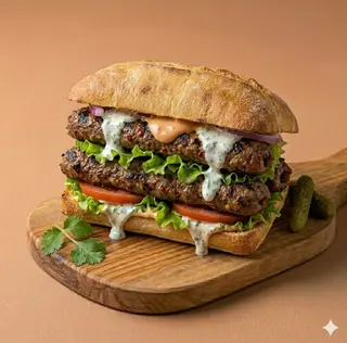 Panino seekh kebab, verdure, salse