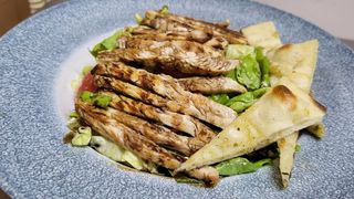 Šefova salata sa ćuretinom