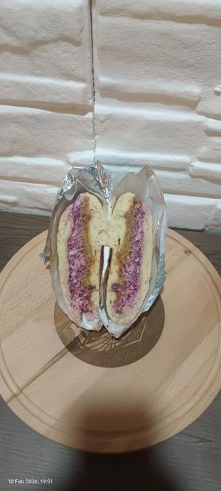Sendvič sa butkicom i kajmakom