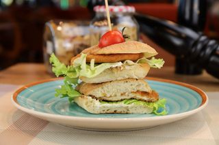 Sendvič sa pohovanom piletinom