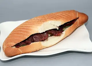 Sendvič sa suhim mesom